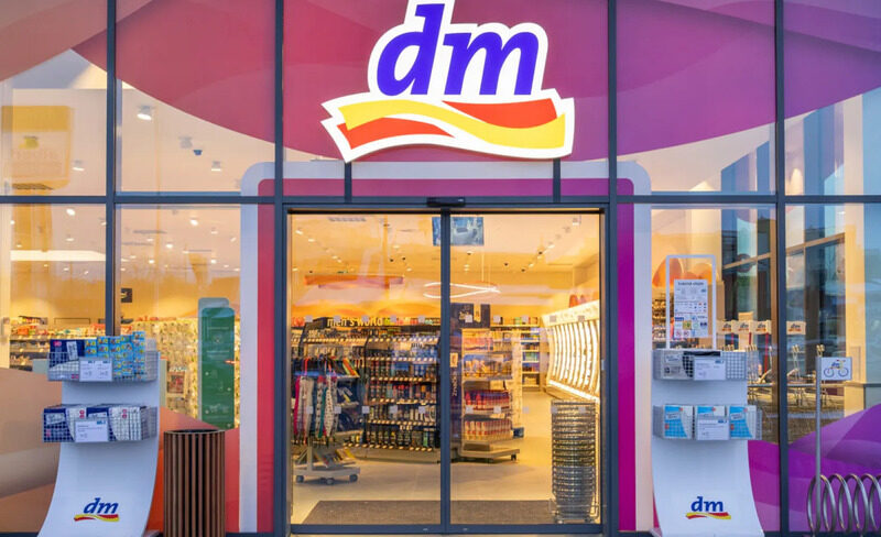 dm vede v zákaznické zkušenosti. Důvěru posilují stabilní ceny a inovace