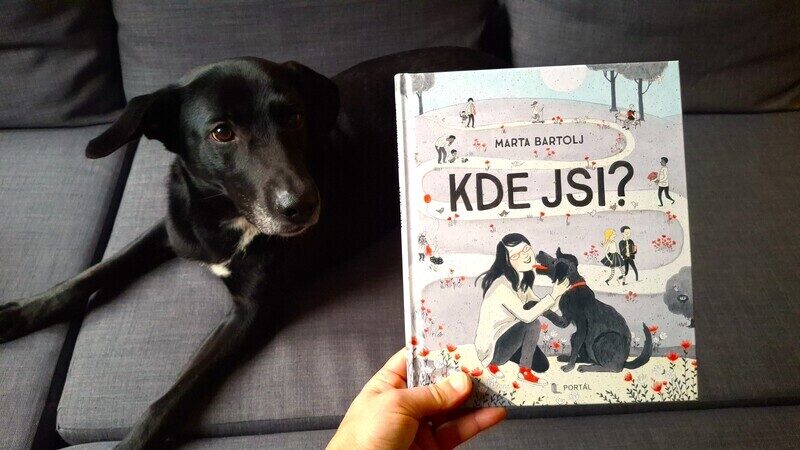 Laskavost jako řetězová reakce: Proč si nenechat ujít “tichou knihu” Kde jsi?