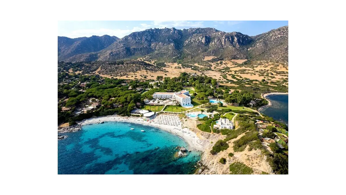 FMTG získává resort na Sardinii pro budoucí rozvoj