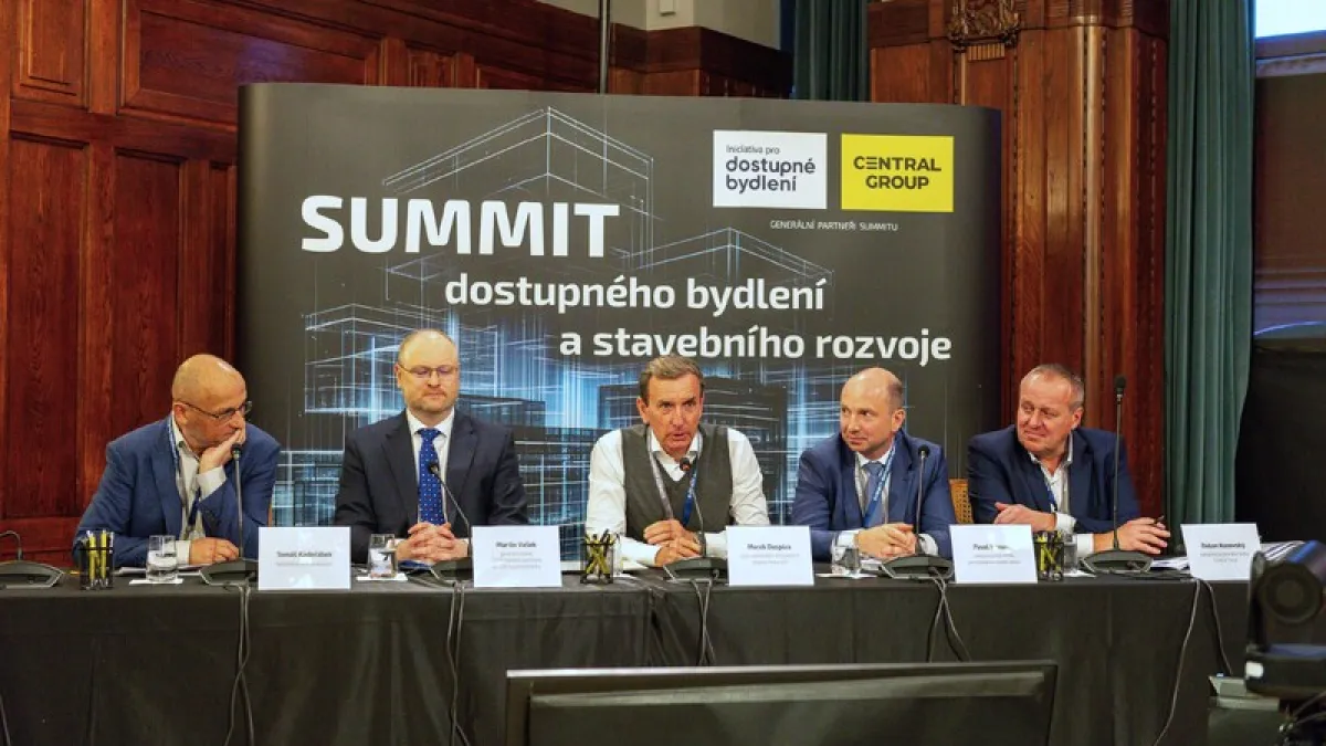 Předvolební debata o bydlení v Praze na Summitu